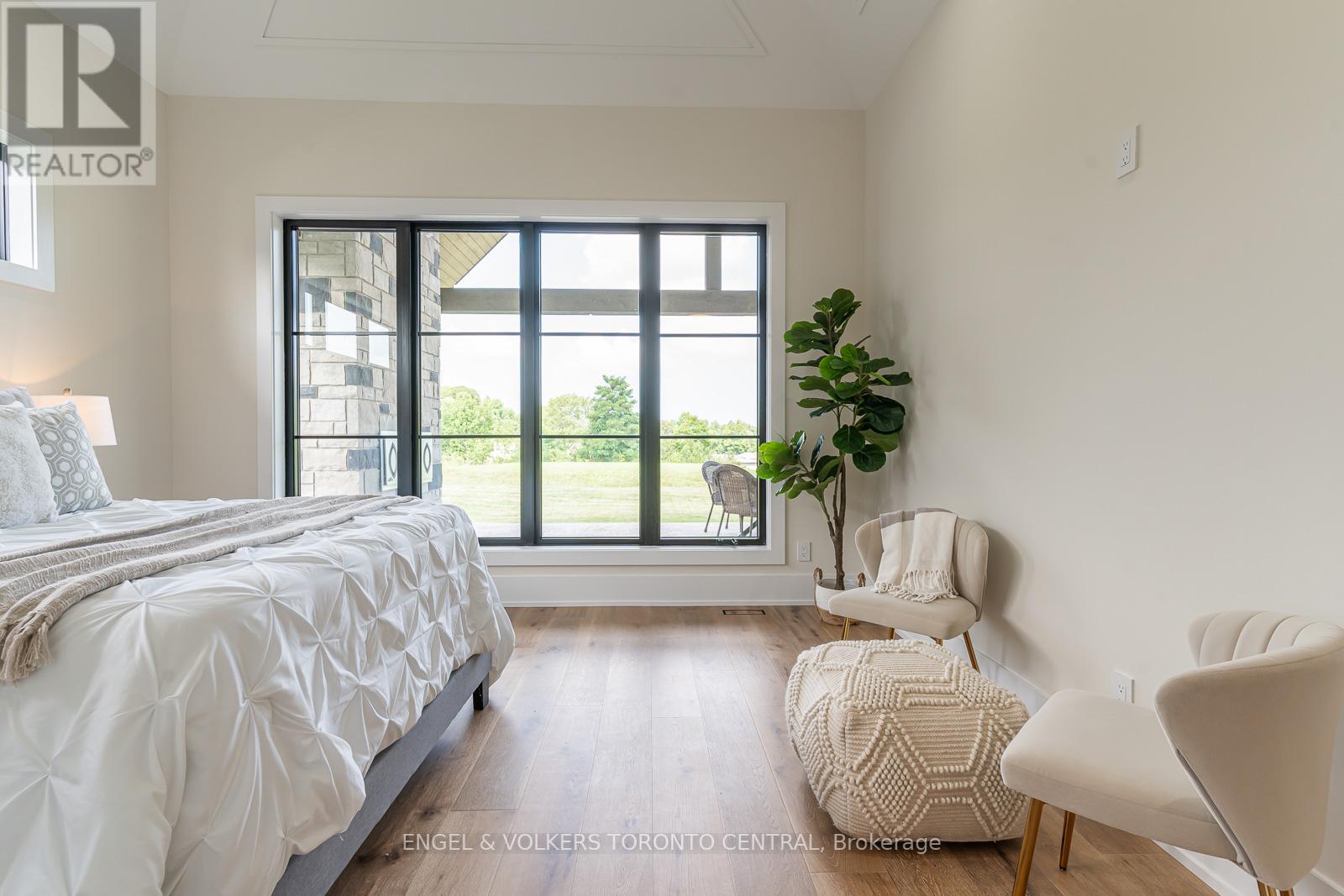 525 ALGONQUIN TR
