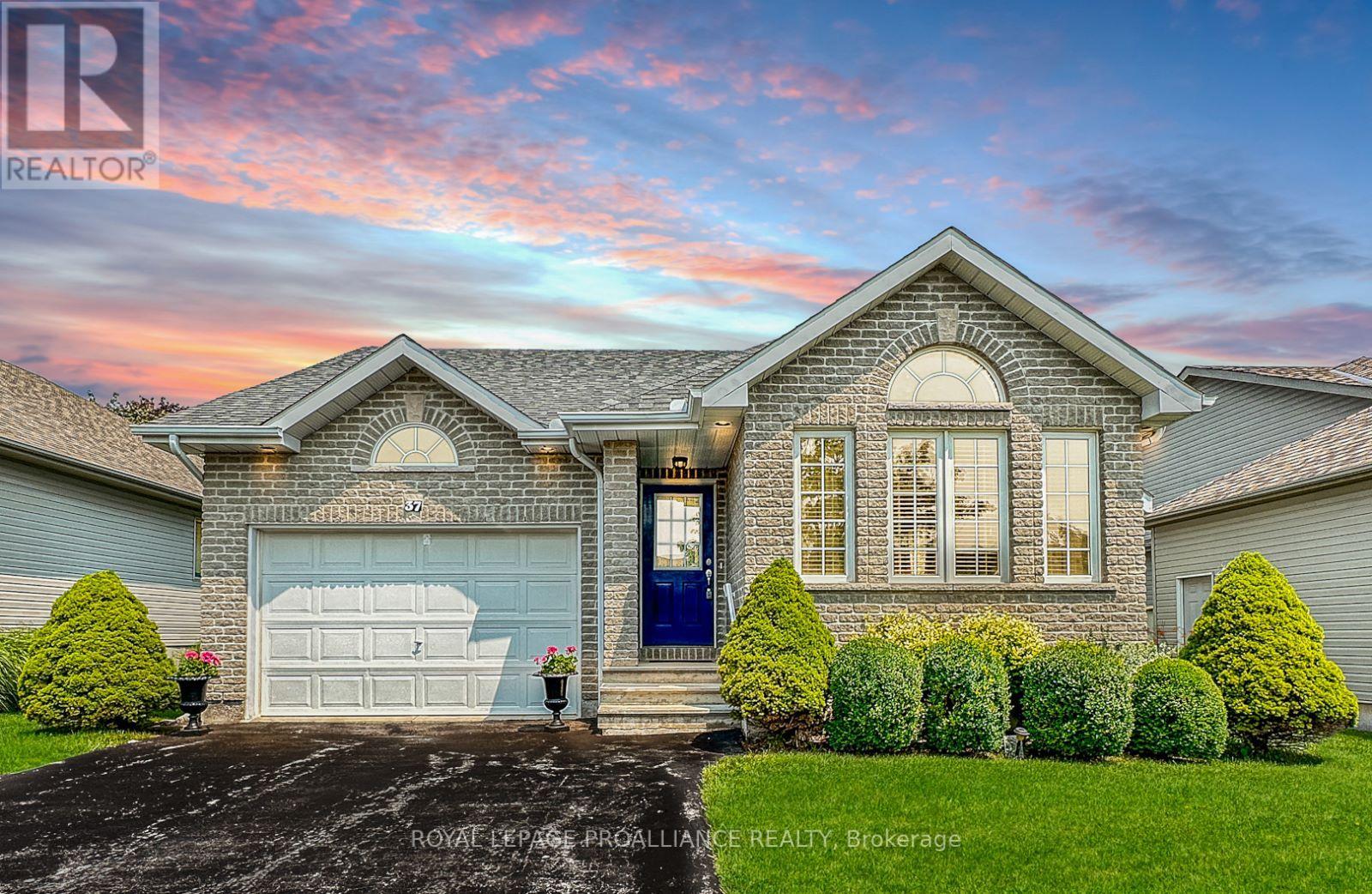37 FINCH DR