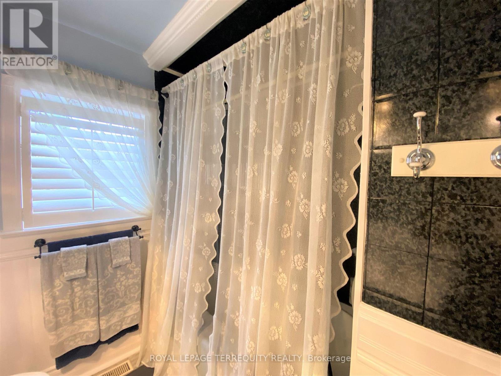 Listing X6737928 - Large Photo # 17