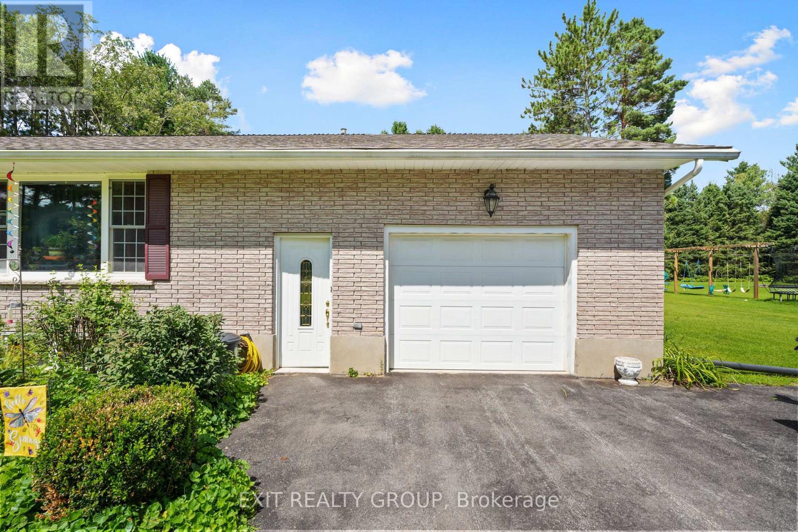 52 CHARLES RD