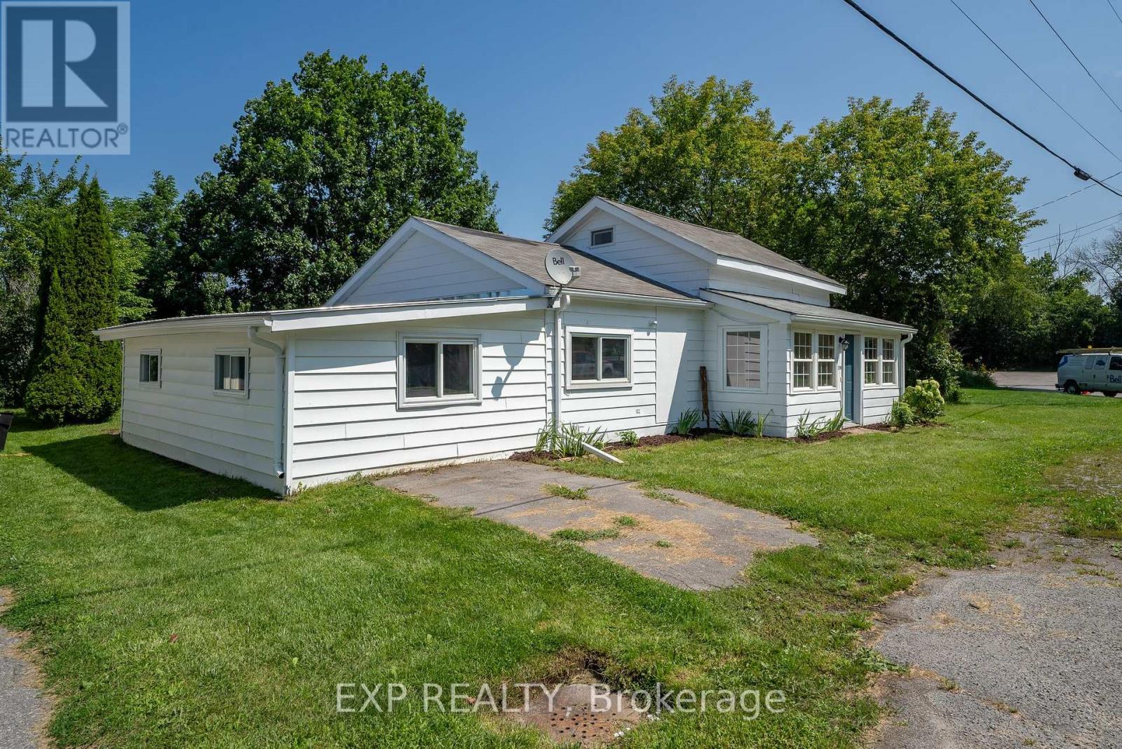 216 OAK ST
