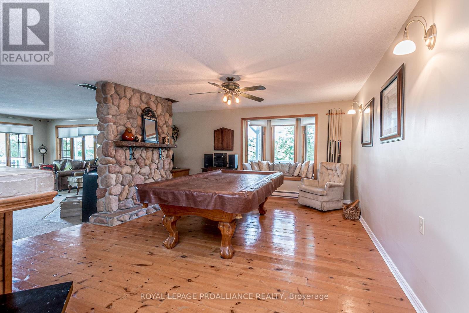 1025 HUMMINGBIRD LANE