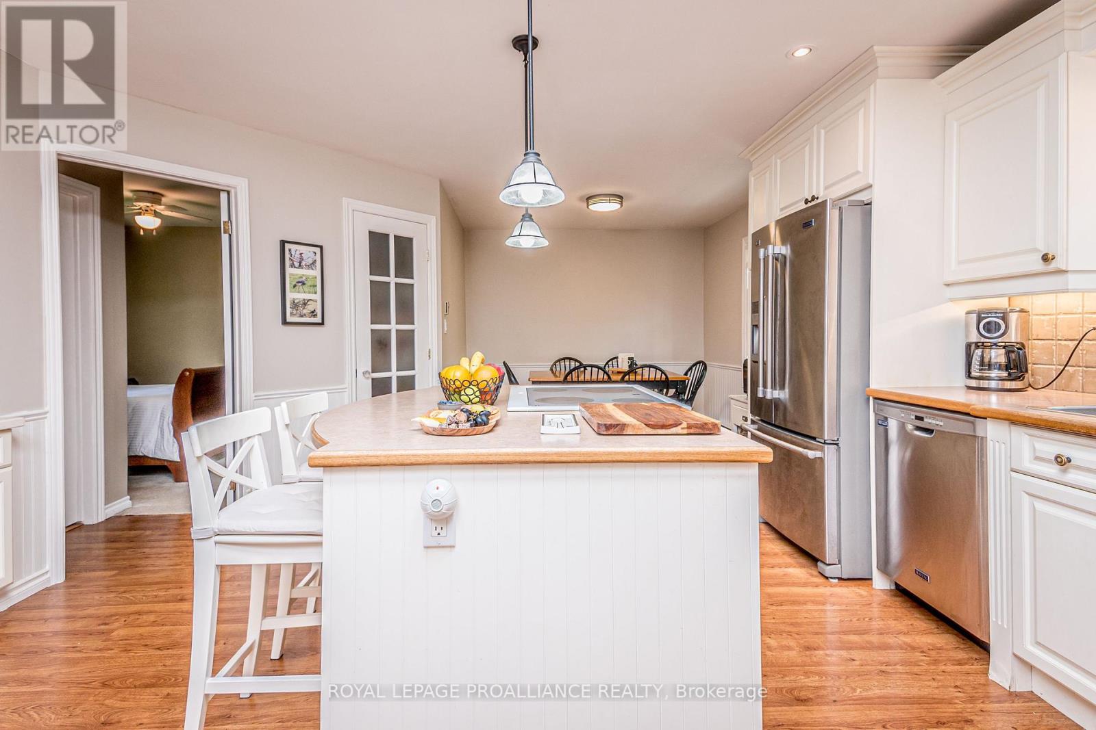 1025 HUMMINGBIRD LANE