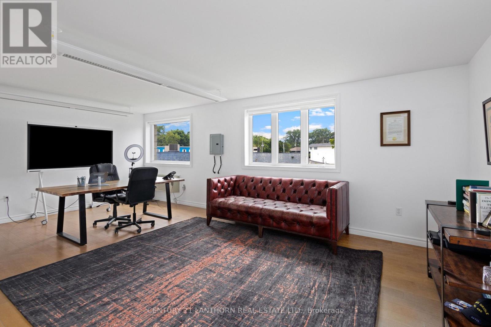 #213 -35 BRIDGE ST, #213