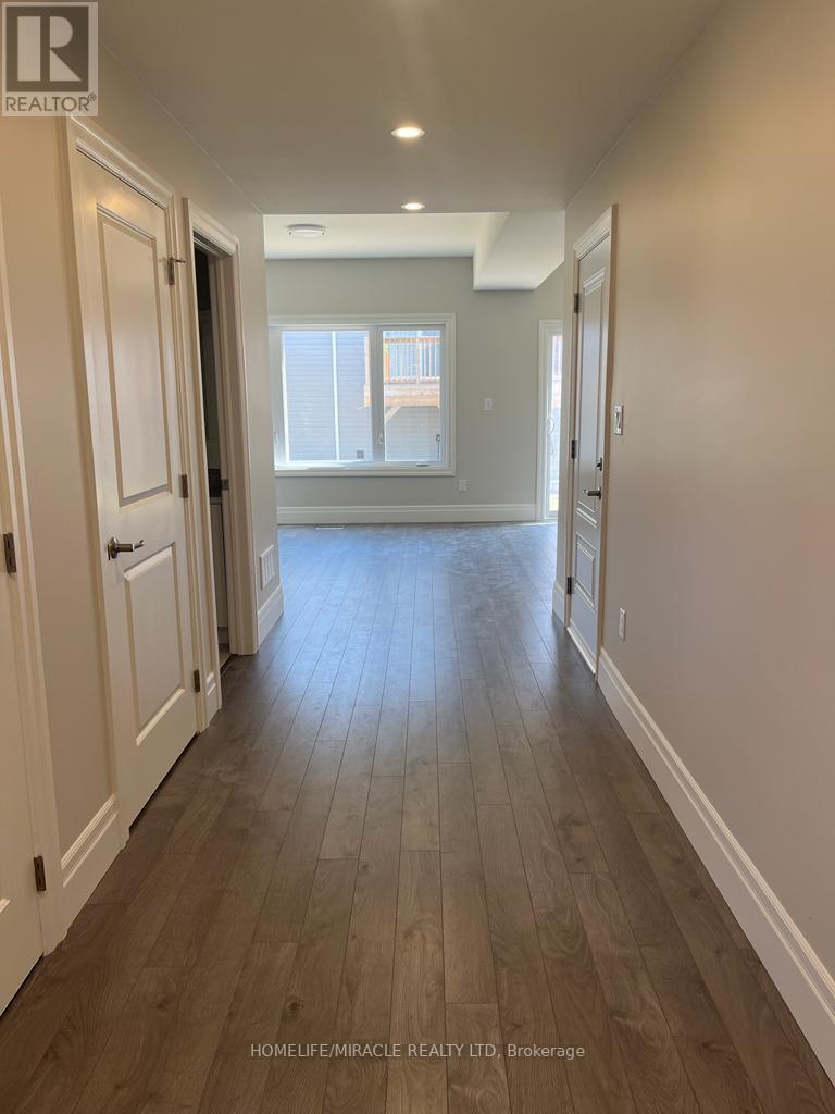 62 CAMPBELL CRES