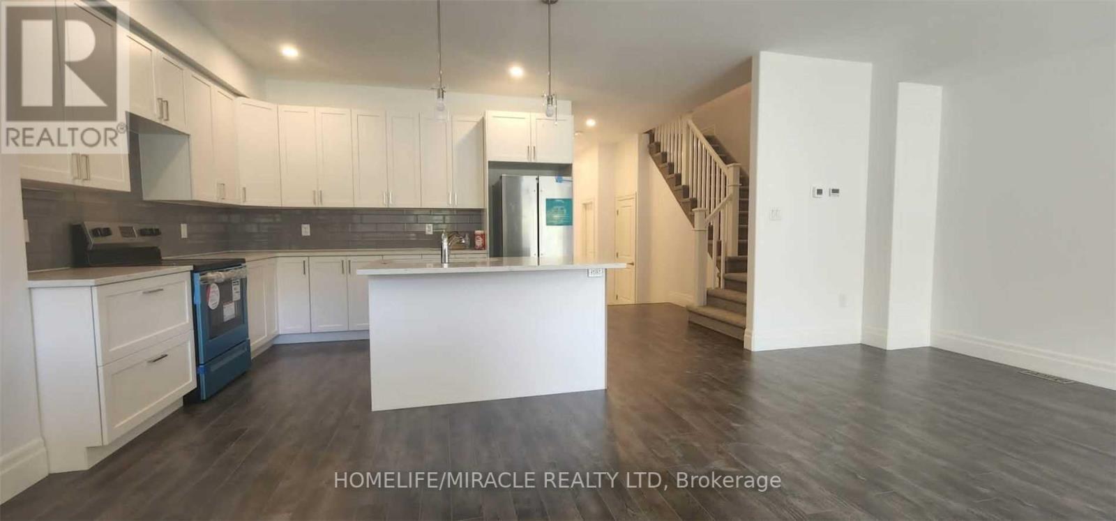 85 MARKLAND AVE E