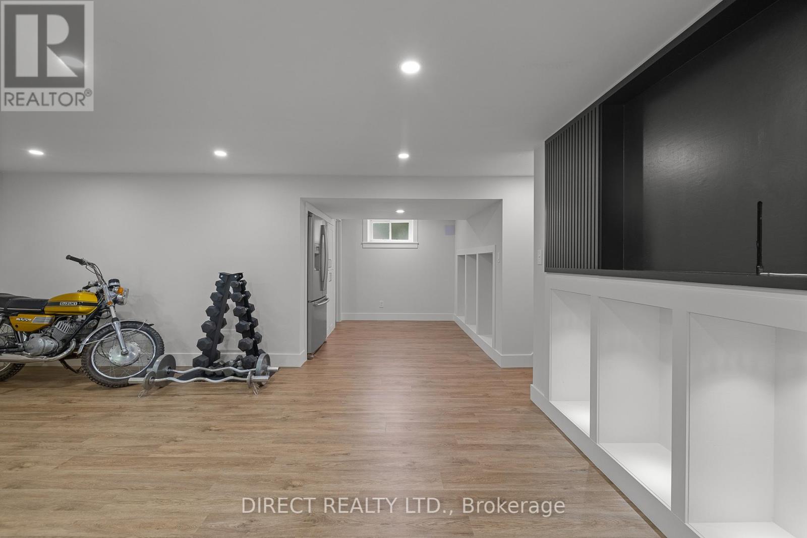 106 SELENA AVE
