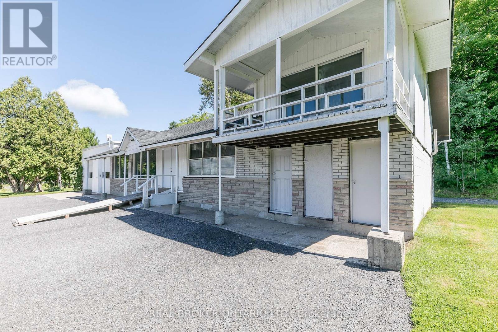 949 RAYMOND RD