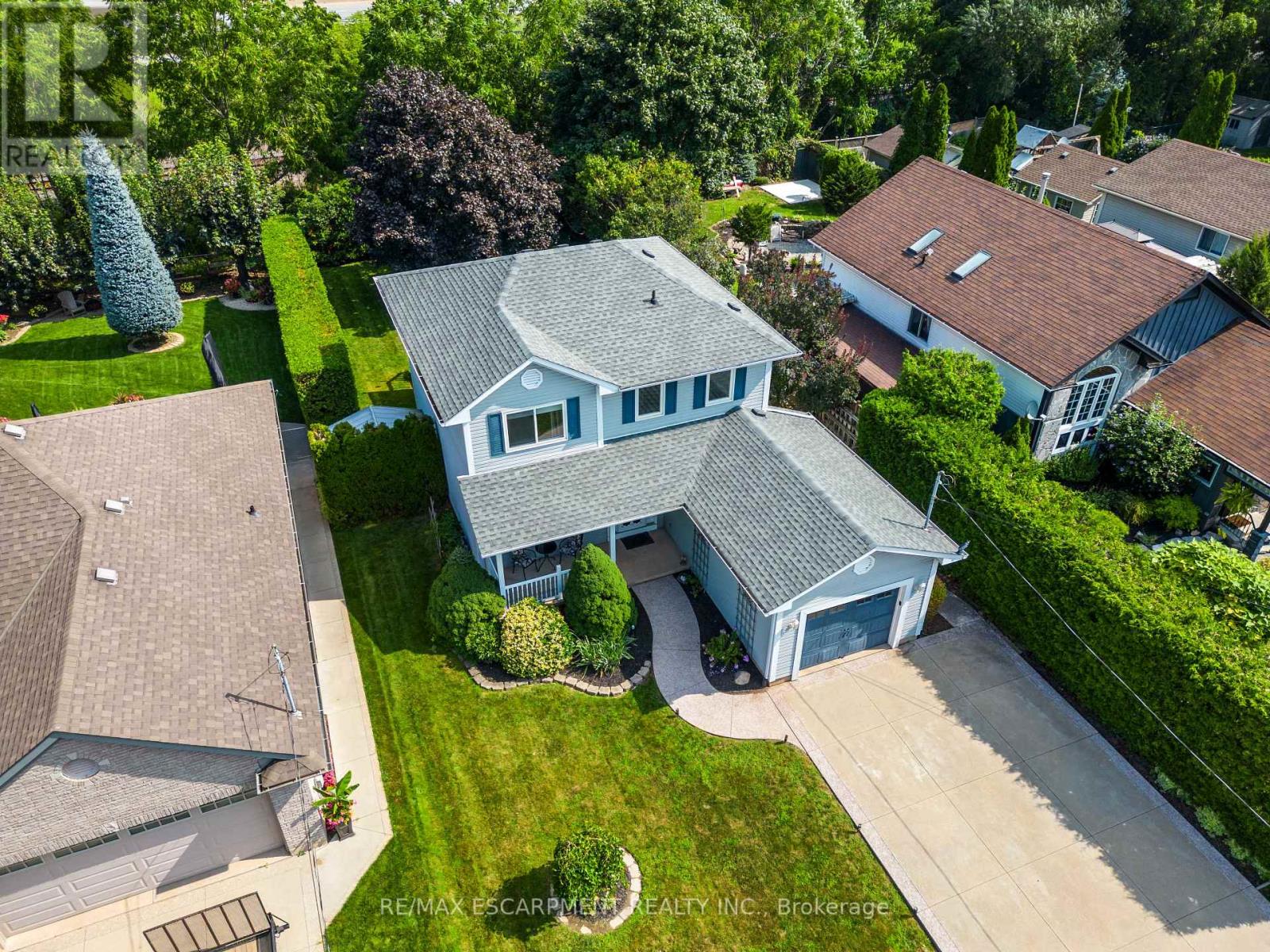 8 MARLOW AVE