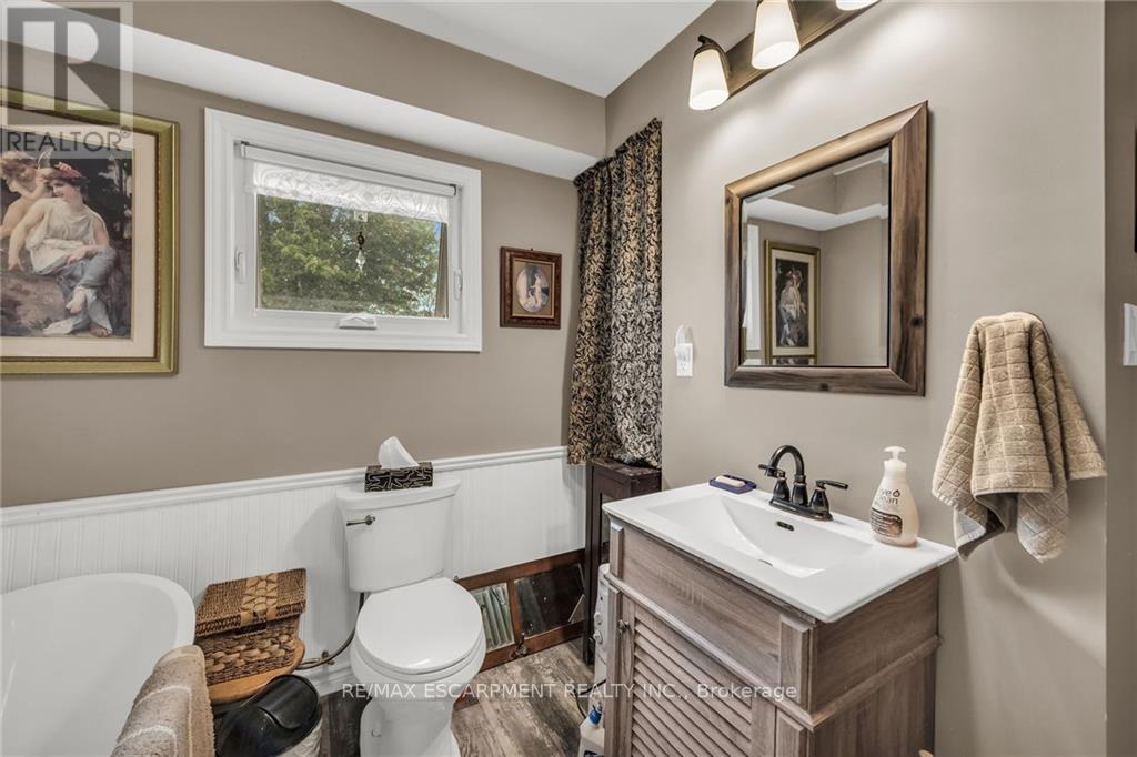 3-5 LAKEVIEW LANE