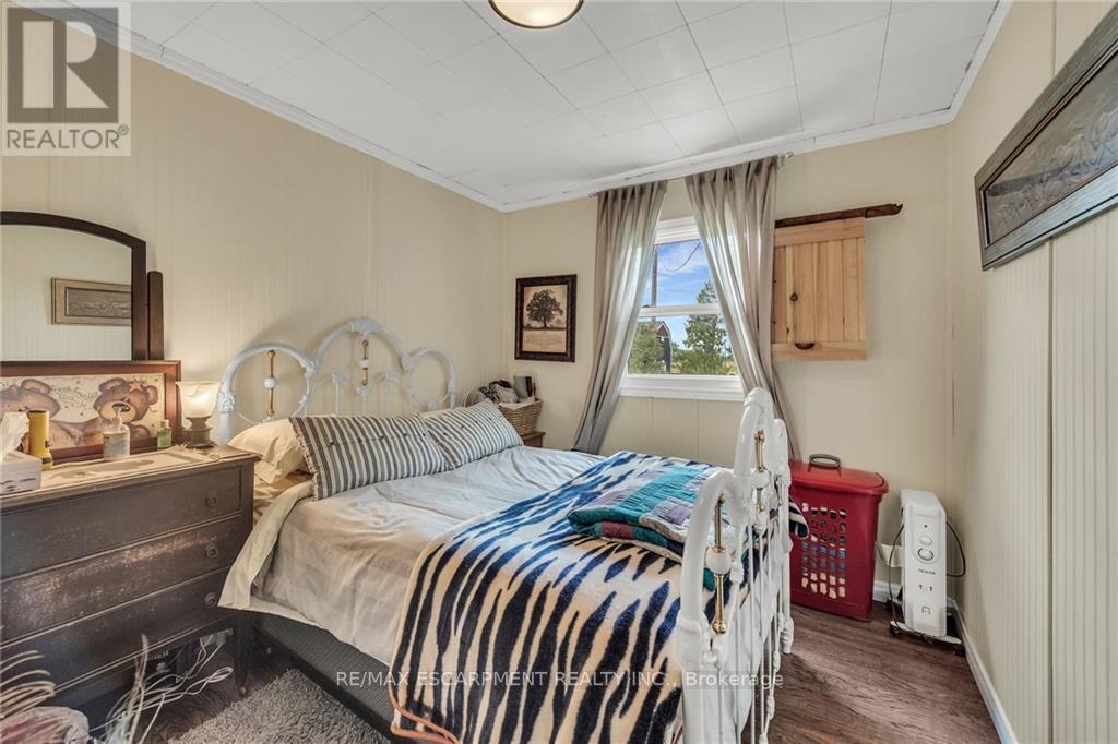 3-5 LAKEVIEW LANE