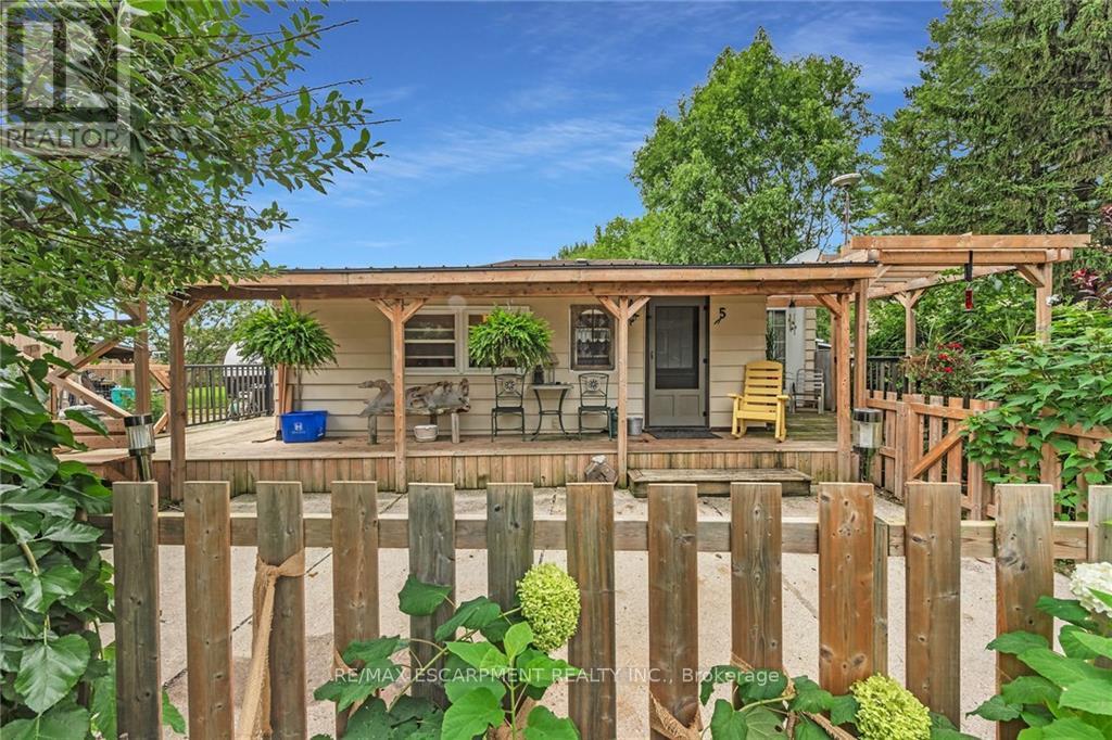 3-5 LAKEVIEW LANE