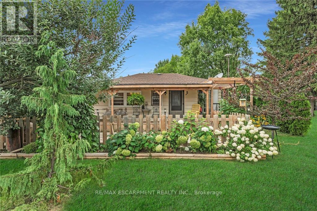 3-5 LAKEVIEW LANE