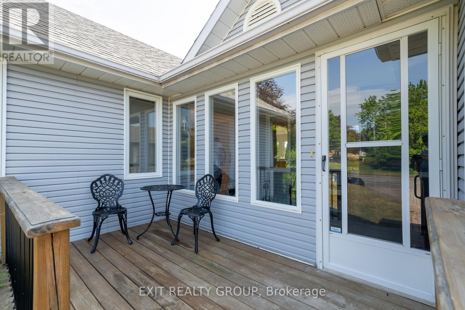 32 HERITAGE DR