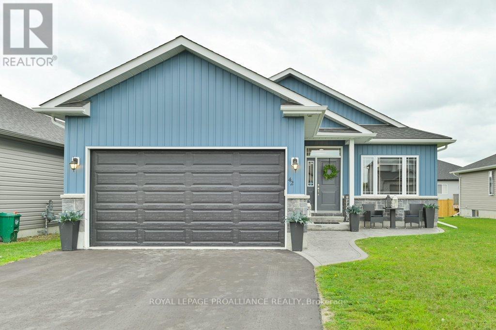 42 DEACON PL