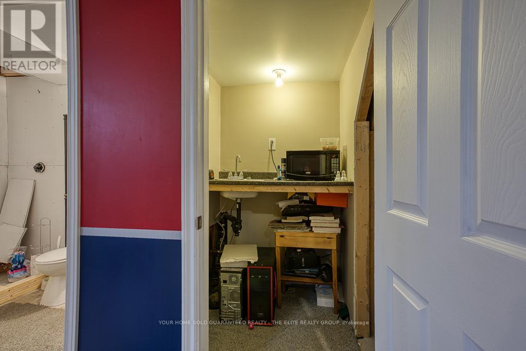 6 OWEN ST