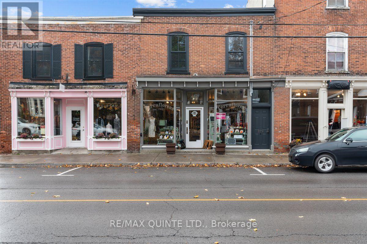 275 MAIN ST