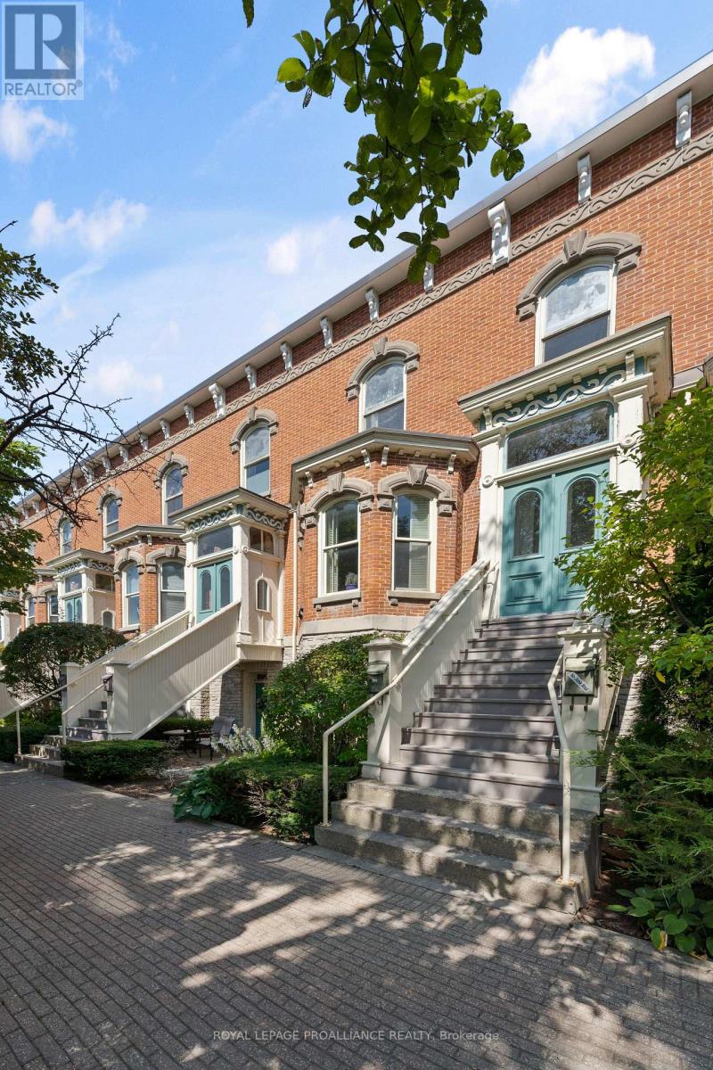 #206 -10 PATTERSON ST, #206