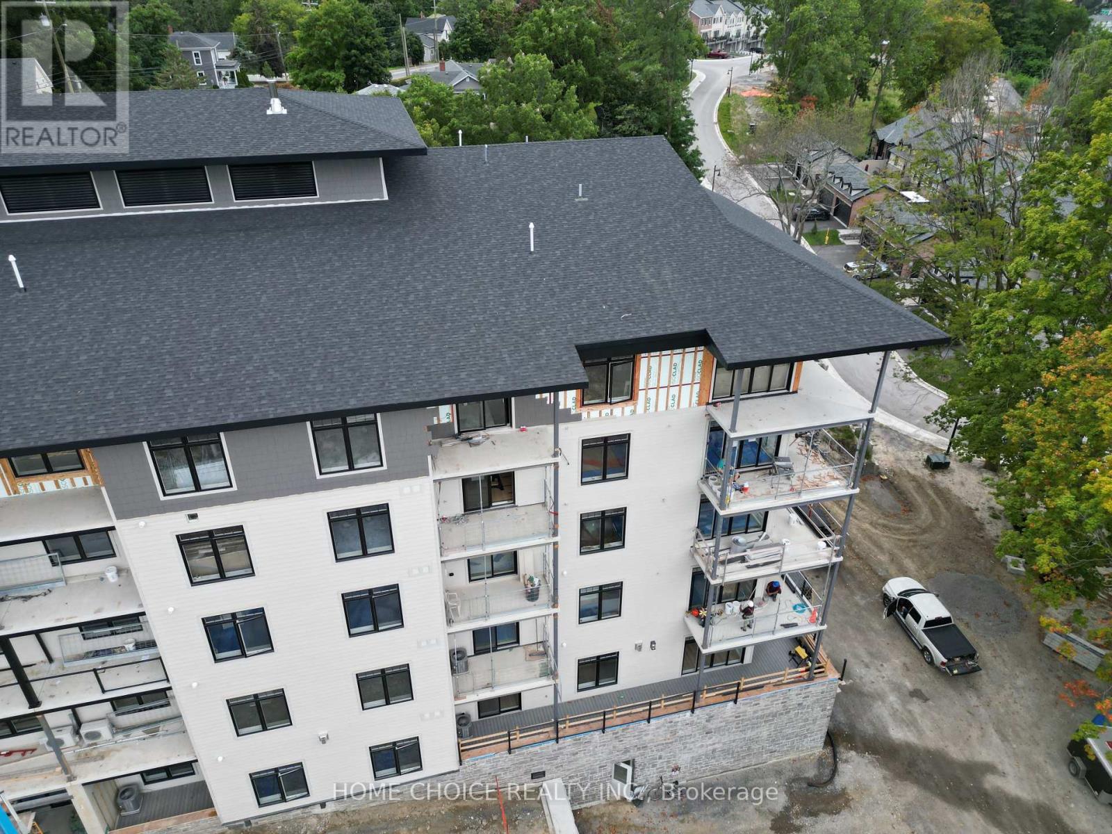 #506 -17 CLEAVE AVE W, #506
