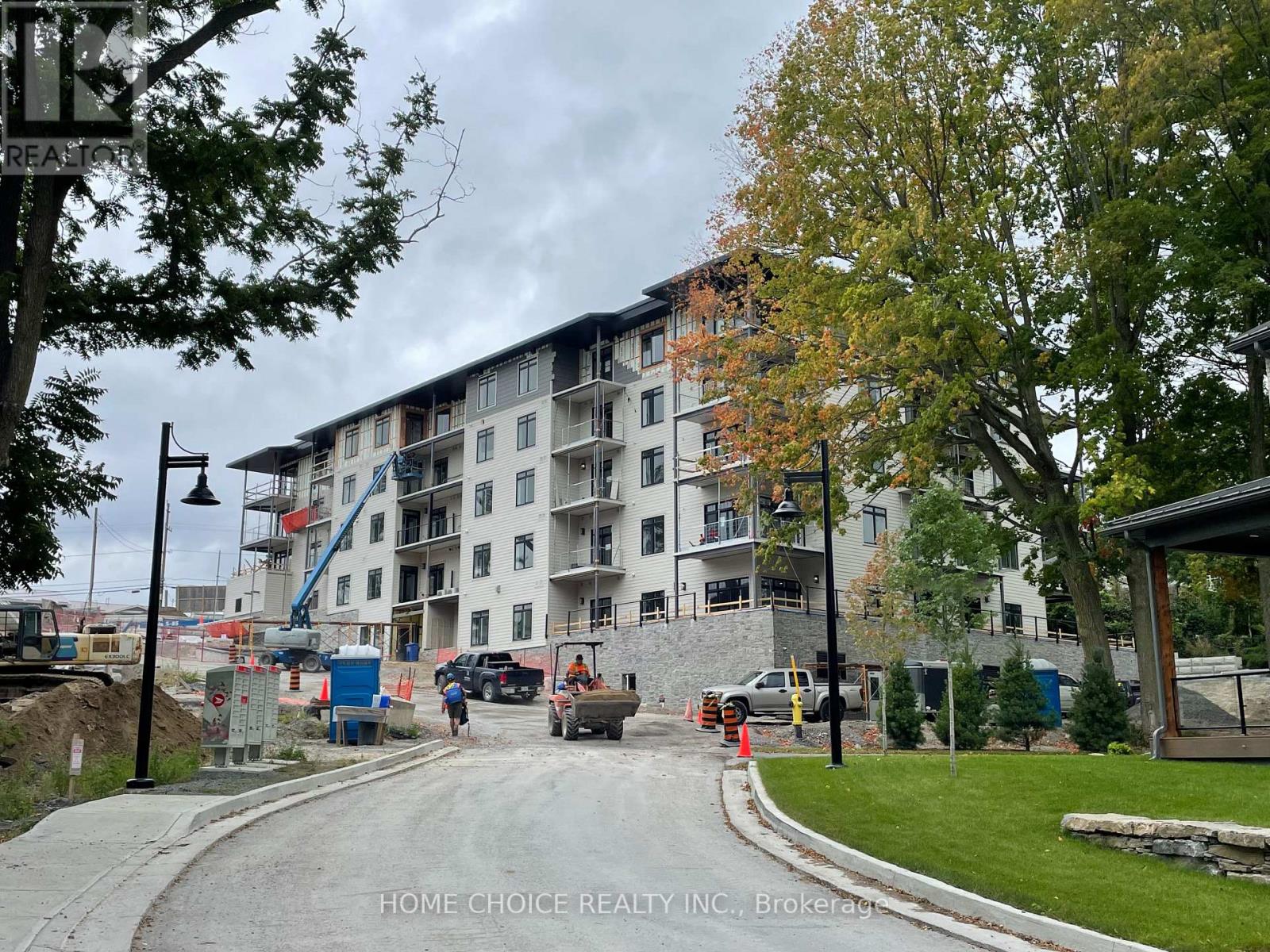 #506 -17 CLEAVE AVE W, #506