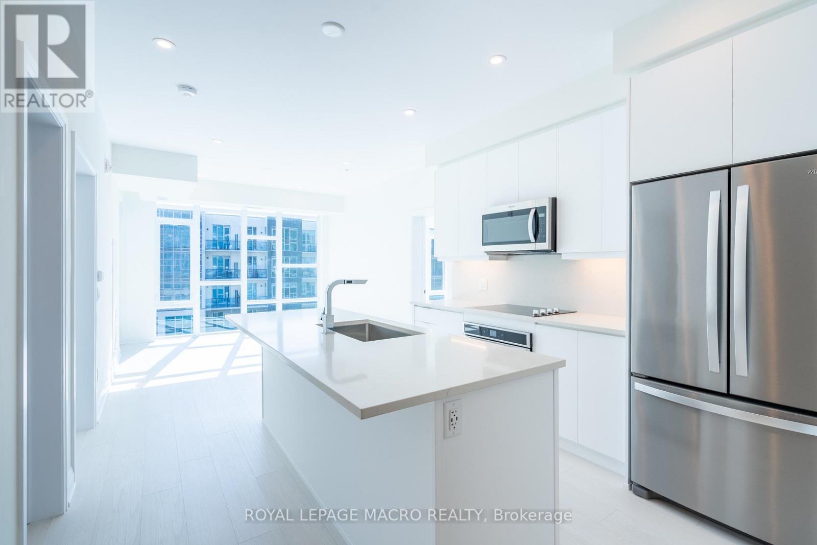 #547 -16 CONCORD PL, #547