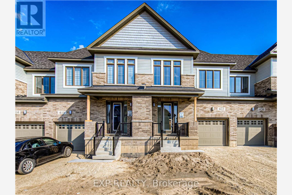 422 ROBERT WOOLNER ST, North Dumfries