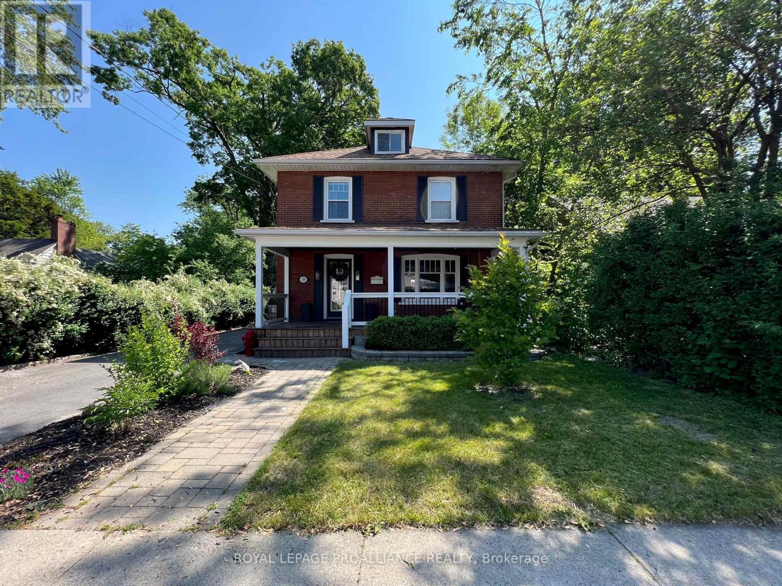 179 BLEECKER AVE