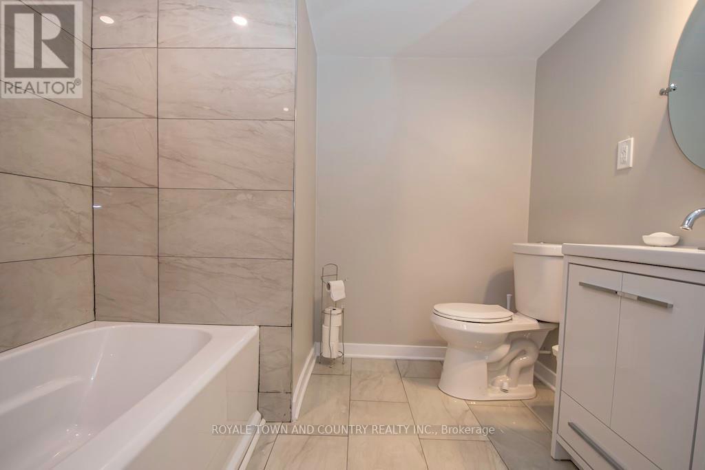 43 HANCOCK CRES