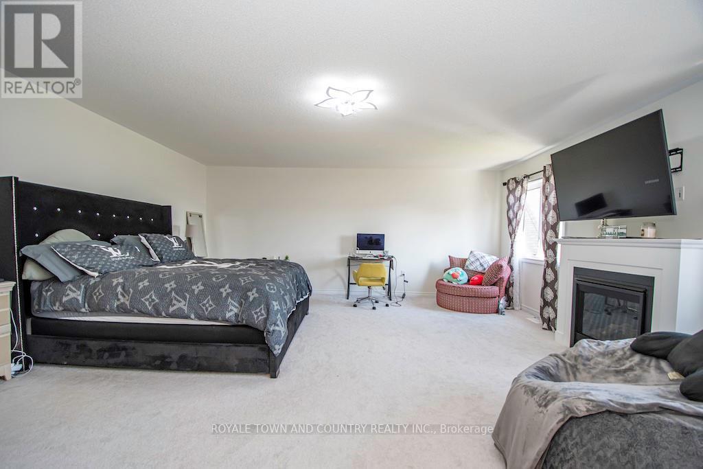 43 HANCOCK CRES