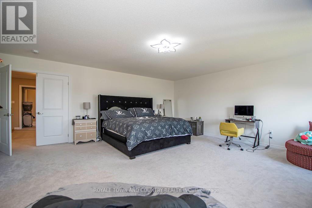43 HANCOCK CRES