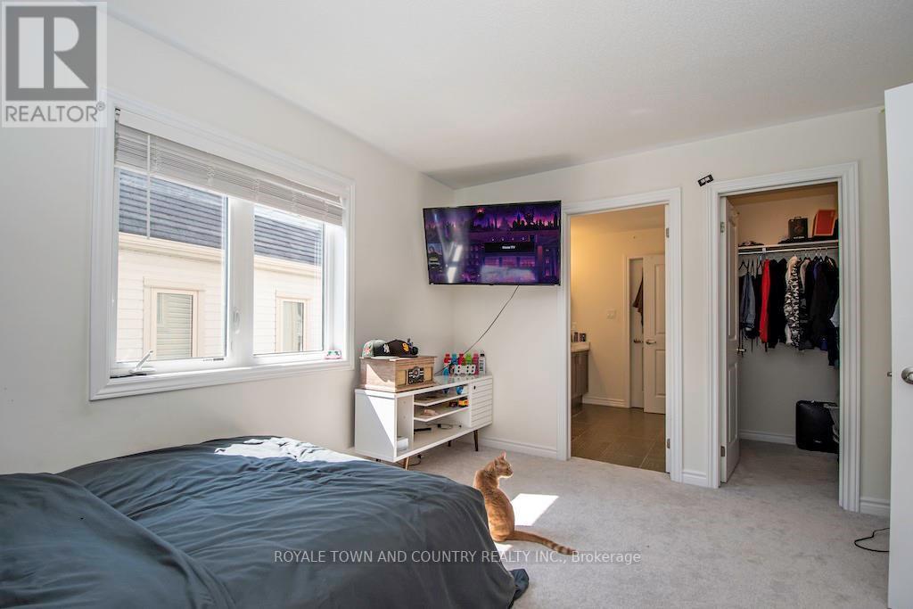 43 HANCOCK CRES