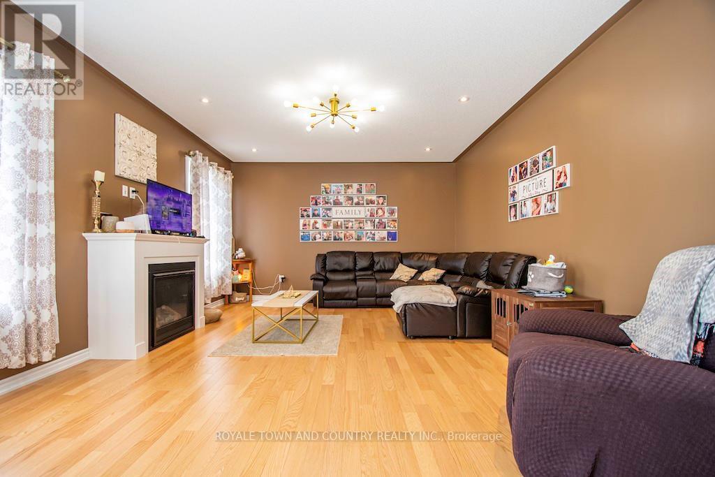 43 HANCOCK CRES