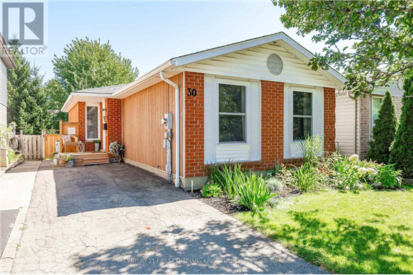 30 CROSSINGHAM DR, Guelph