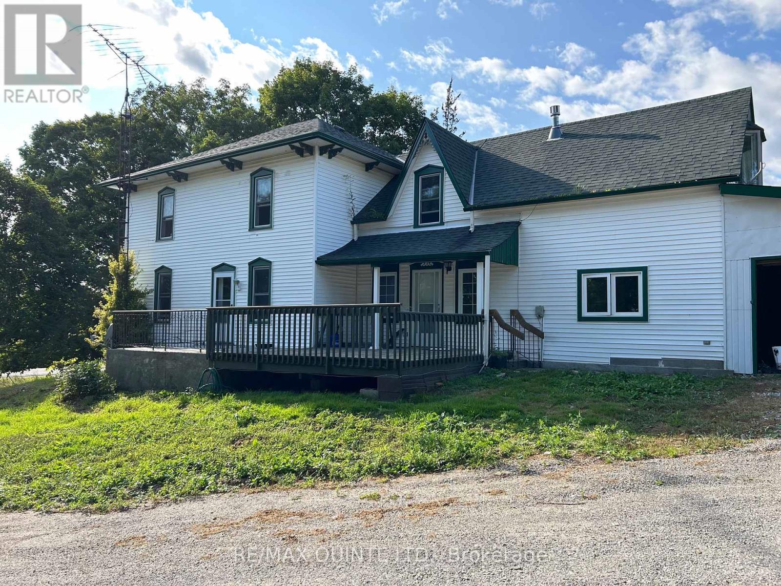 #APT B -979 B COUNTY ROAD 30, #Apt B