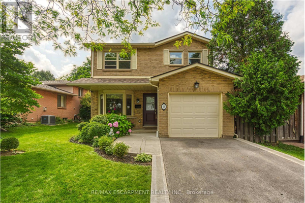 16 GURNETT DR, Hamilton
