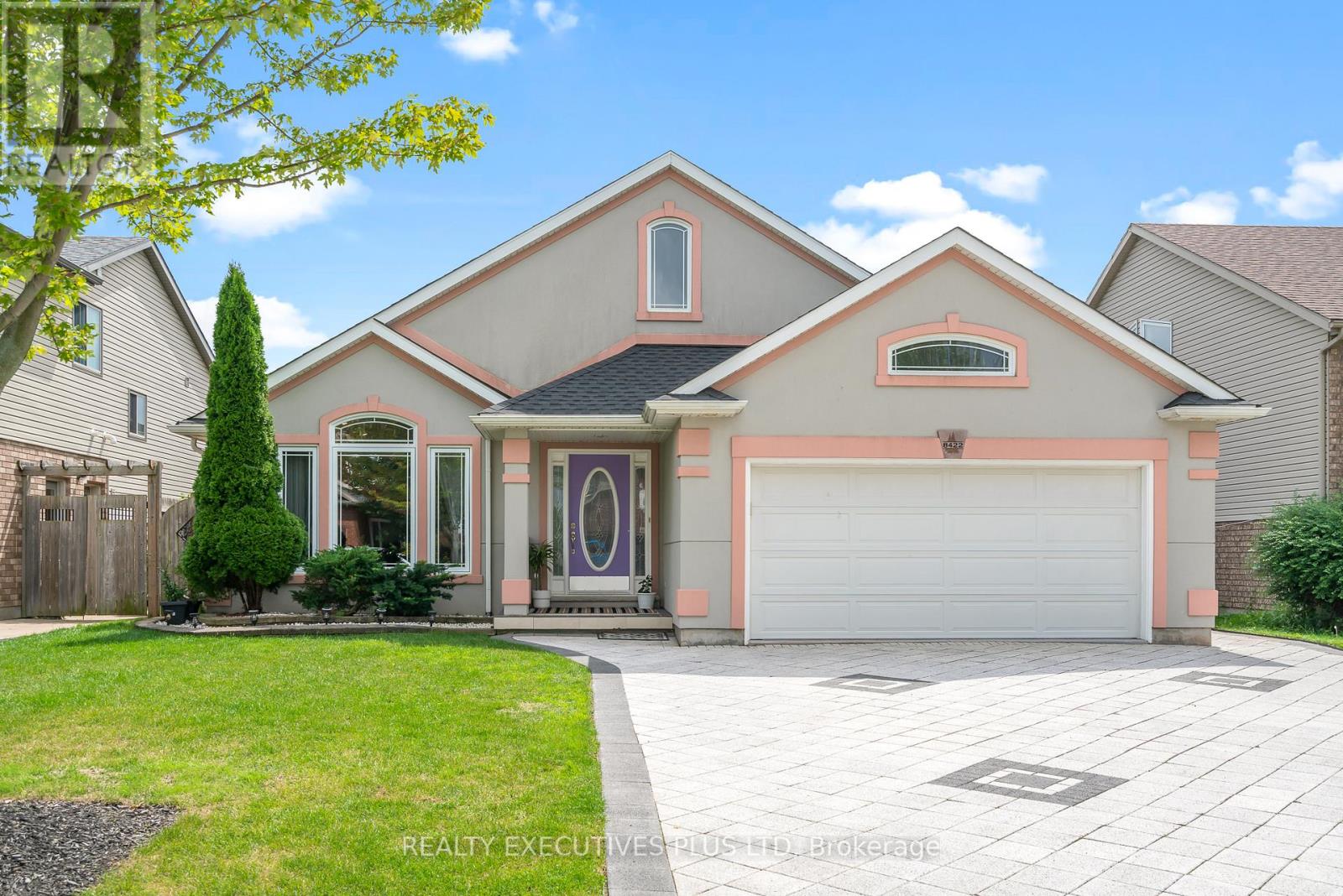 8422 HEIKOOP CRES