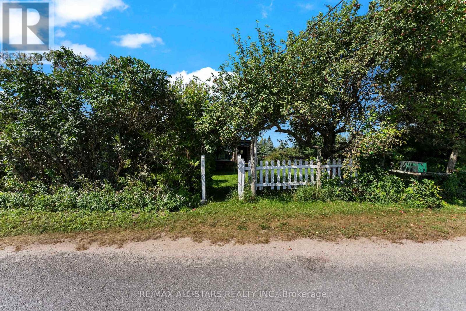 Listing X6801440 - Large Photo # 4