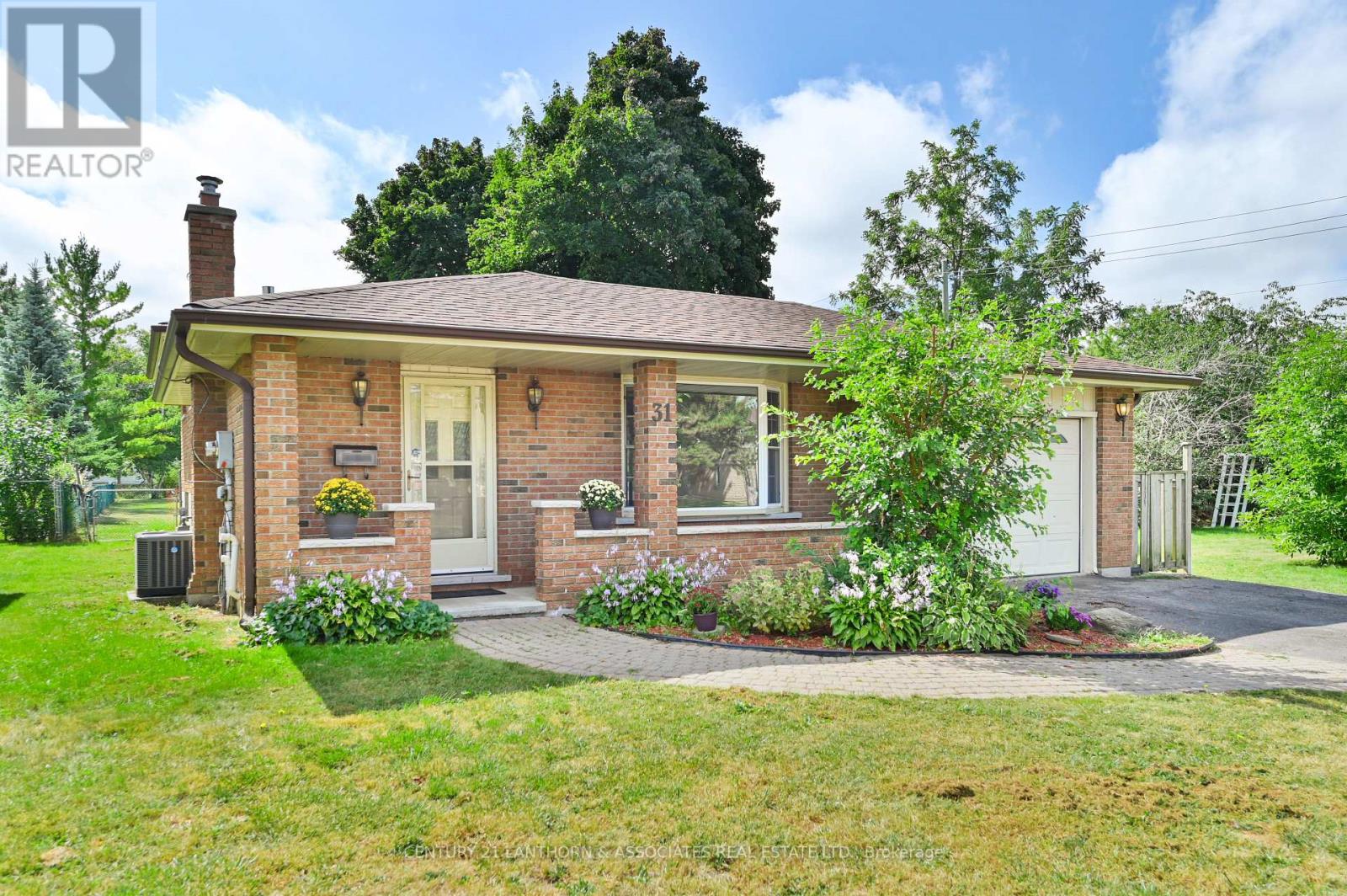31 CASCADE BLVD S
