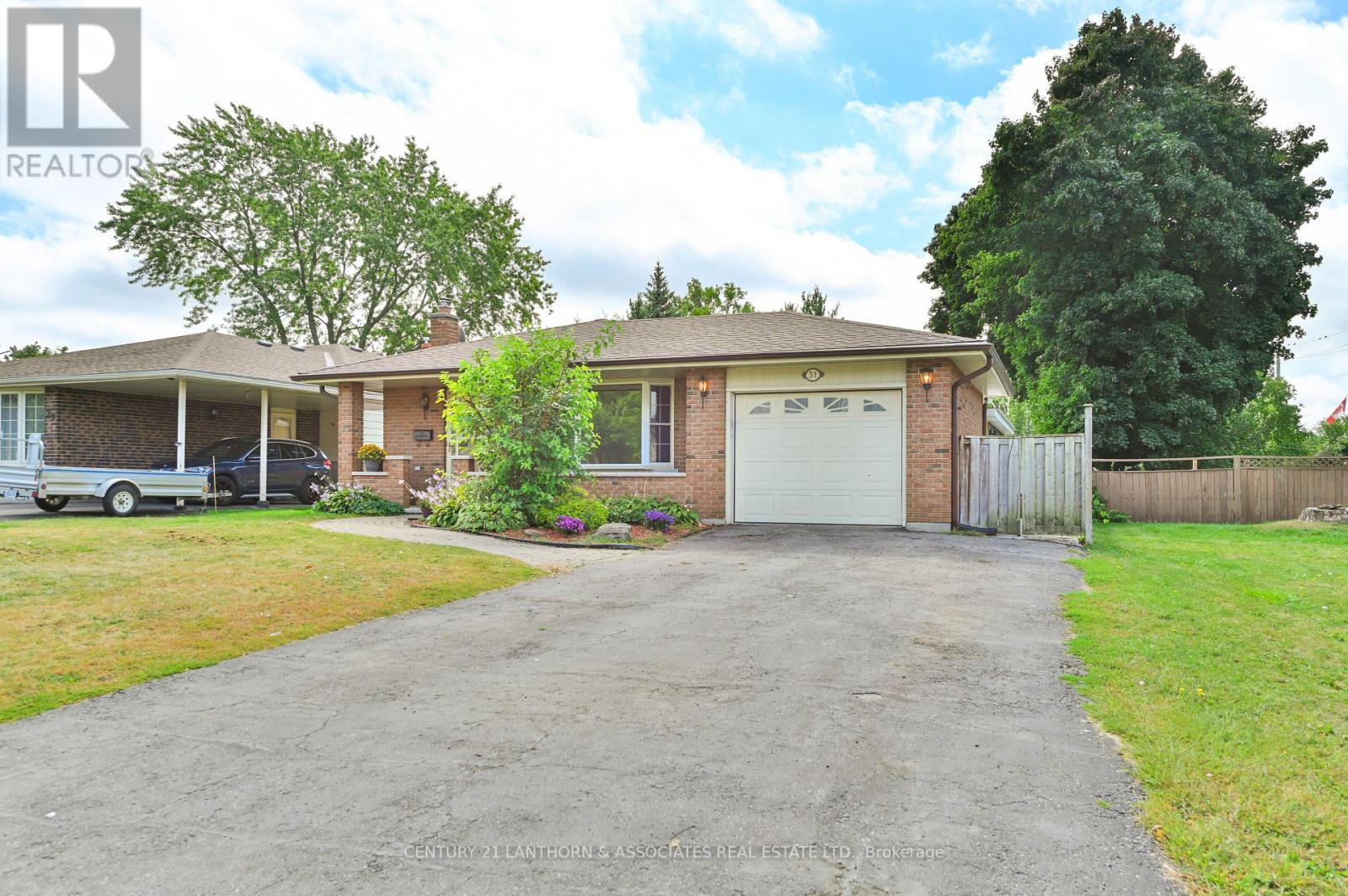 31 CASCADE BLVD S