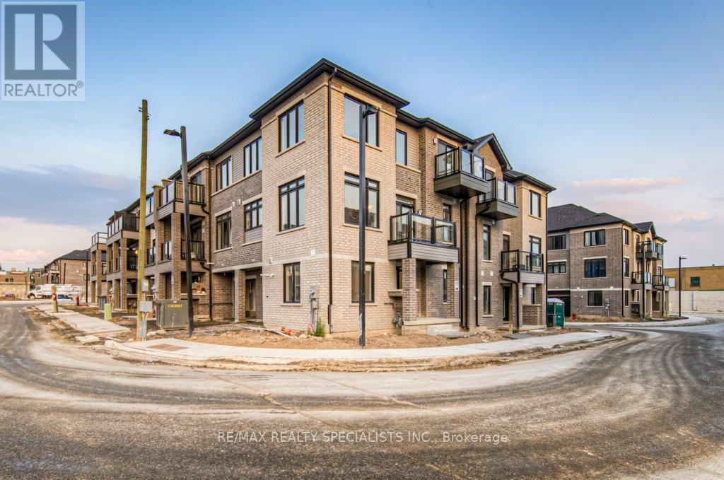 #601 -585 COLBORNE ST E, #601
