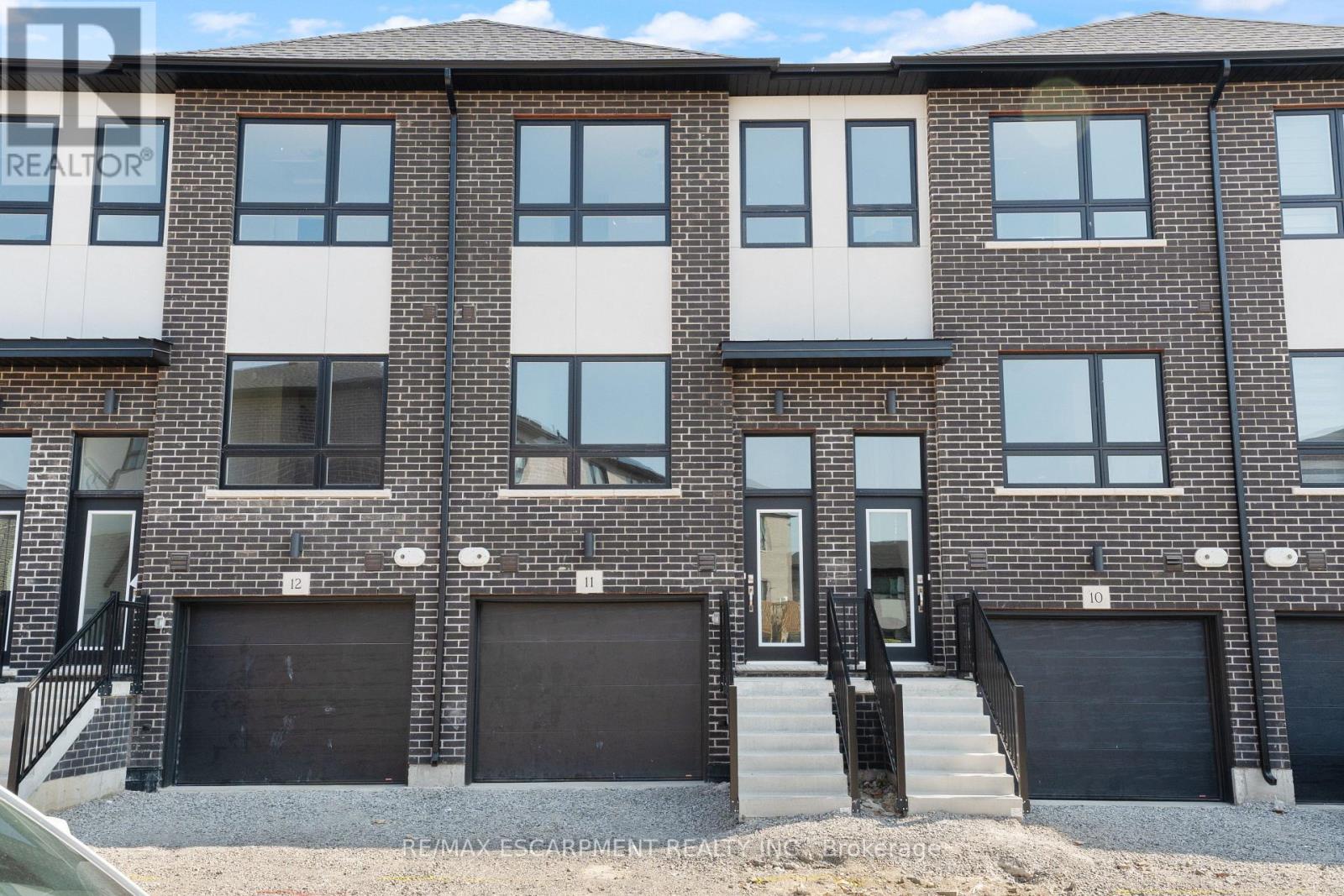 #11 -720 GREY ST N, #11