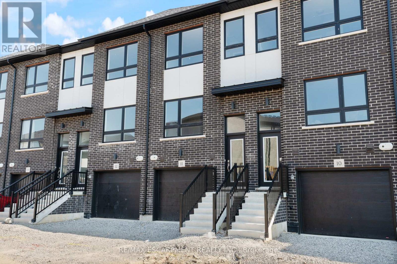 #11 -720 GREY ST N, #11