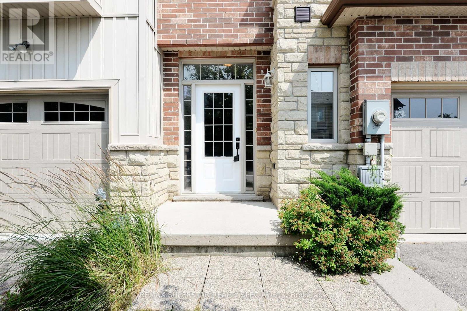 #46 -8 LAKELAWN RD, #46