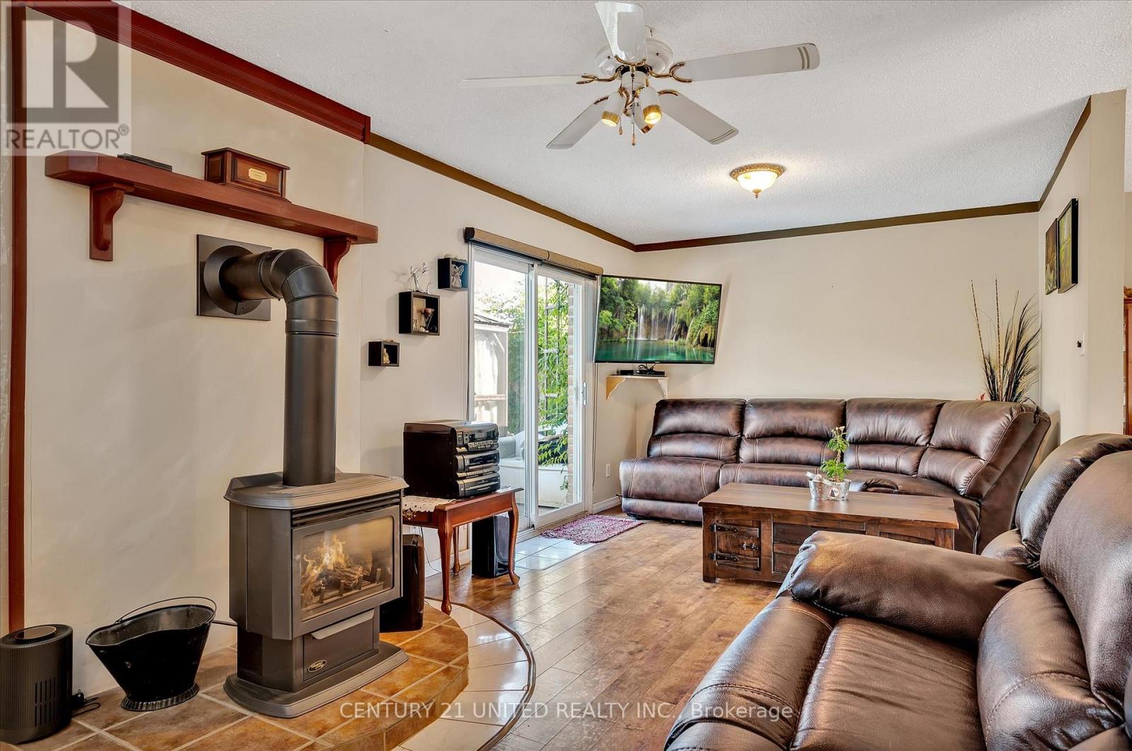 14 ROBINSON ST