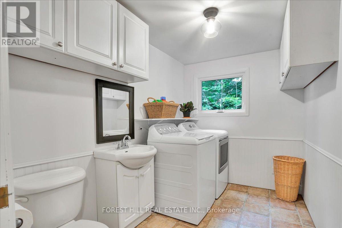 22 MIRROR LAKE DR