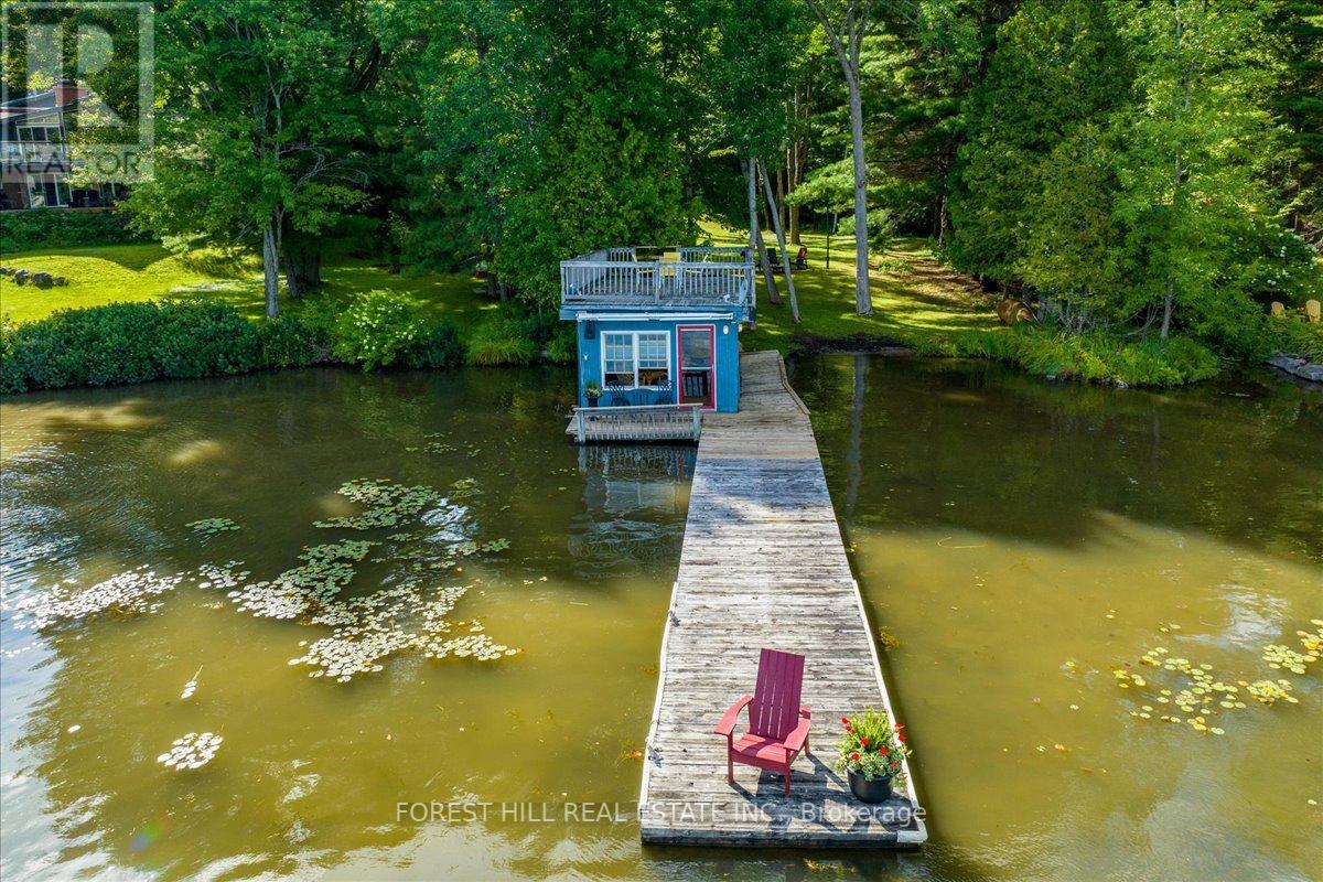 22 MIRROR LAKE DR