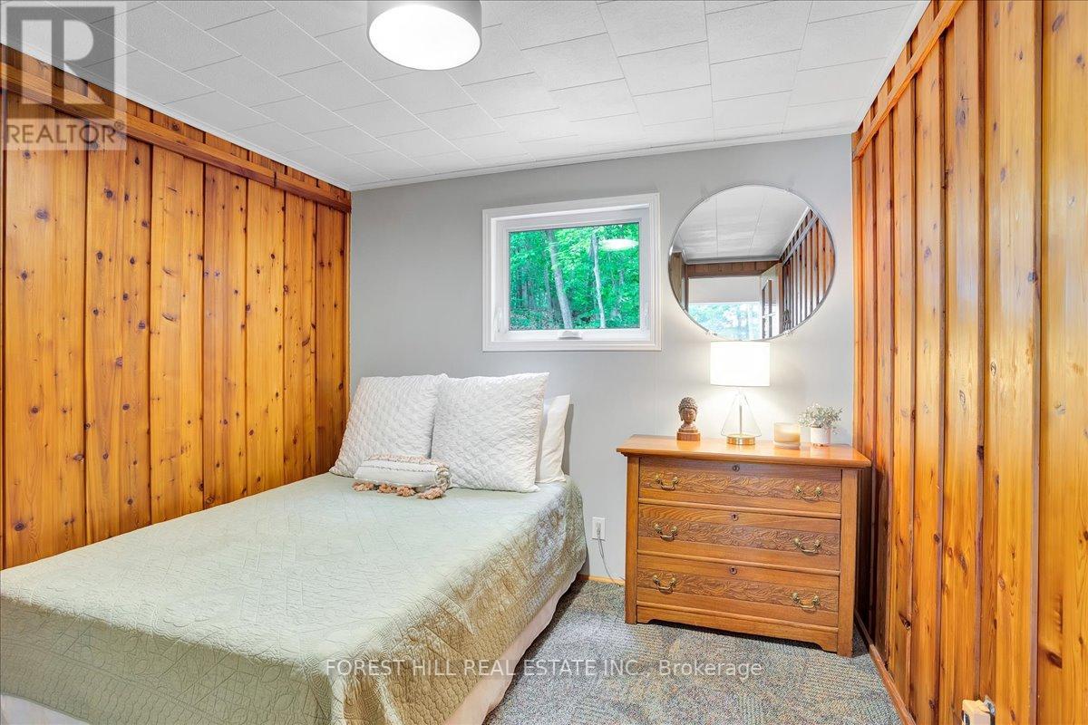 22 MIRROR LAKE DR