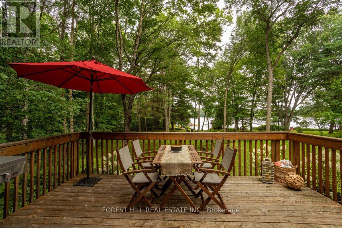 22 MIRROR LAKE DR