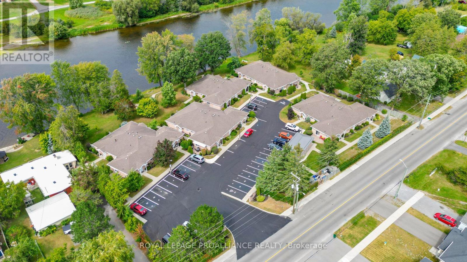 #17 -351 CANNIFTON RD N, #17