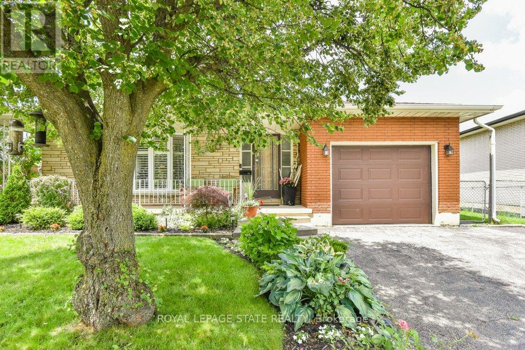 64 FARRINGFORD DR